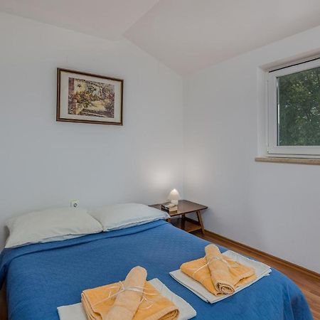 Nice Apartment In Malinska Dubasnica With Kitchen Экстерьер фото