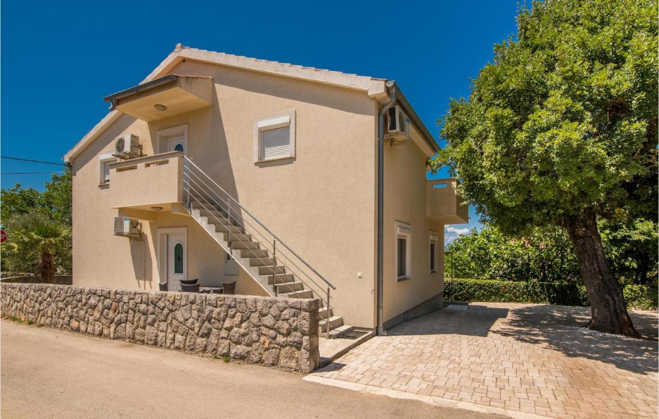 Nice Apartment In Malinska Dubasnica With Kitchen Экстерьер фото