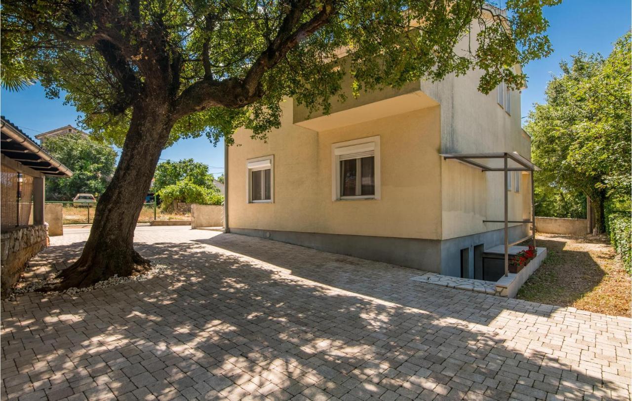 Nice Apartment In Malinska Dubasnica With Kitchen Экстерьер фото