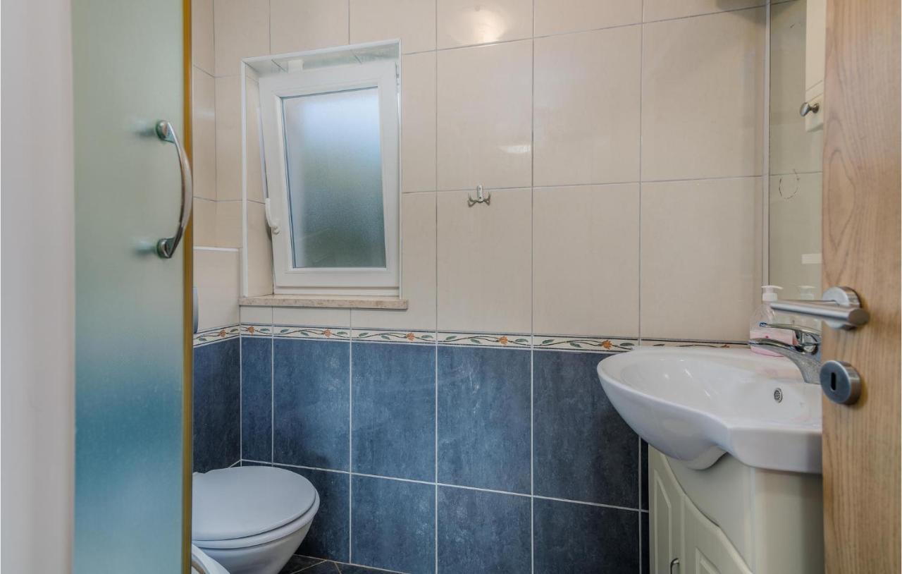 Nice Apartment In Malinska Dubasnica With Kitchen Экстерьер фото